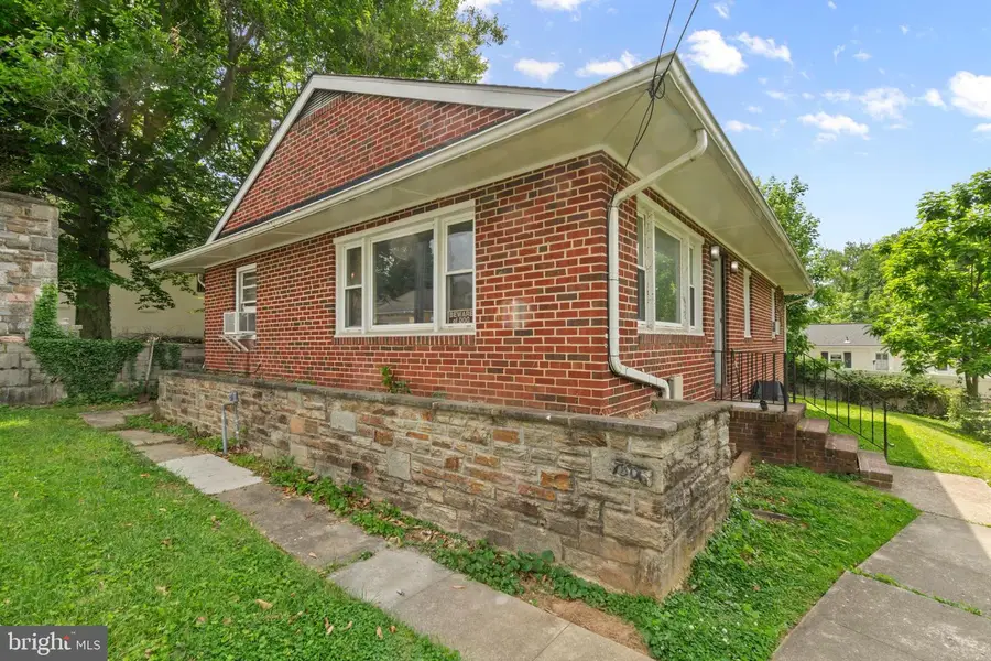 7806 Wendover Ave, Parkville, MD 21234 - #3