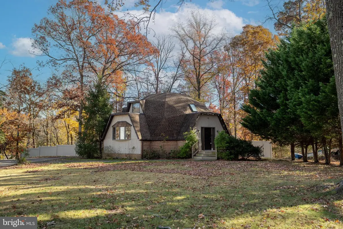 811 Cedar Ave, Essex, MD 21221 - #1