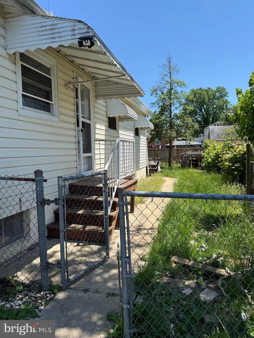 1127 Daniels Ave, Gwynn Oak, MD 21207 - #3
