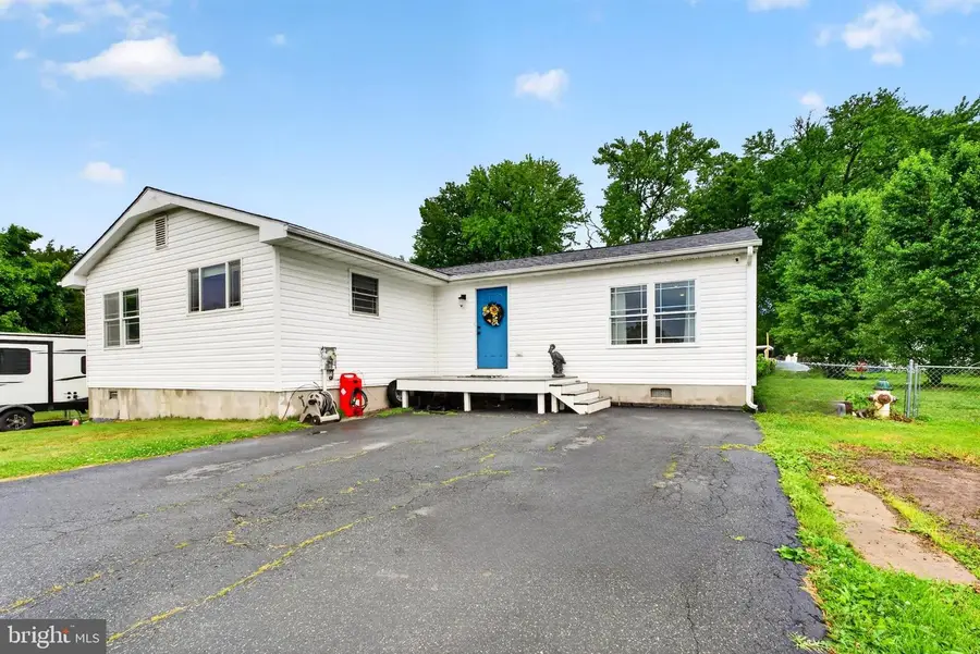 7541 Old Battle Grove Rd, Dundalk, MD 21222 - #2
