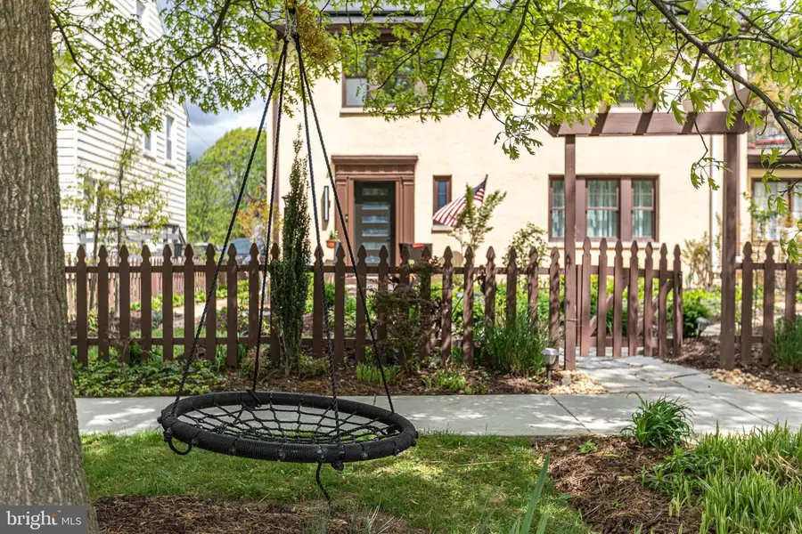 404 Allegheny Ave, Towson, MD 21204 - #3