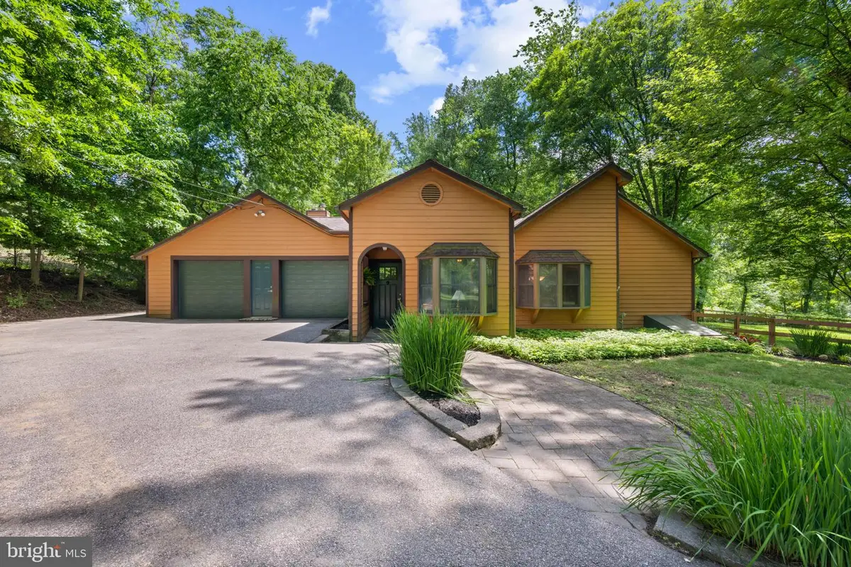 29 Maple Ave, Catonsville, MD 21228 - #1