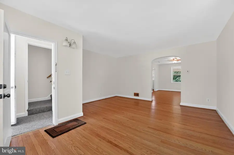 244 Blakeney Rd, Catonsville, MD 21228 - #2