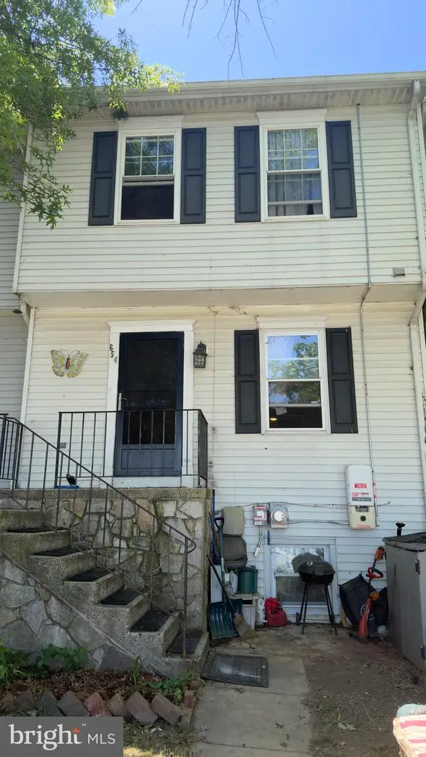 654 Kittendale Cir, Baltimore, MD 21220 - #1