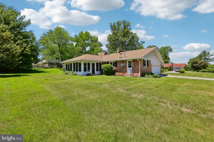 1203 Nuwood Dr, Baltimore, MD 21228 - #2