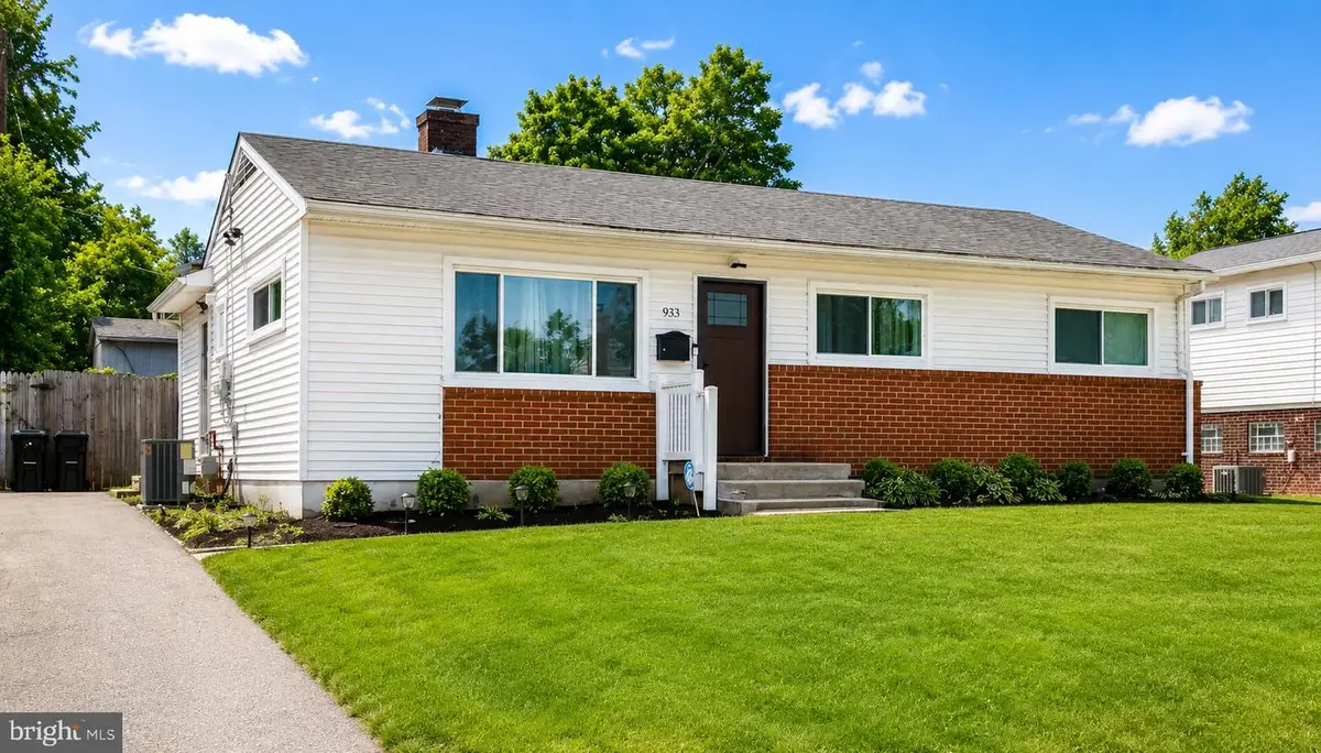 933 Prestwood Rd, Catonsville, MD 21228 - #1
