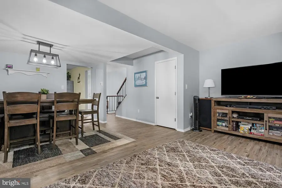 9238 Bellbeck Rd, Parkville, MD 21234 - #3