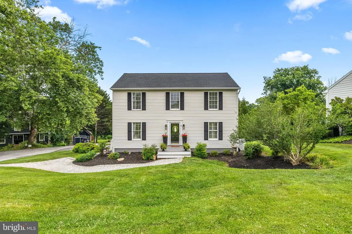 13 Barrow Ct, Towson, MD 21204 - #1