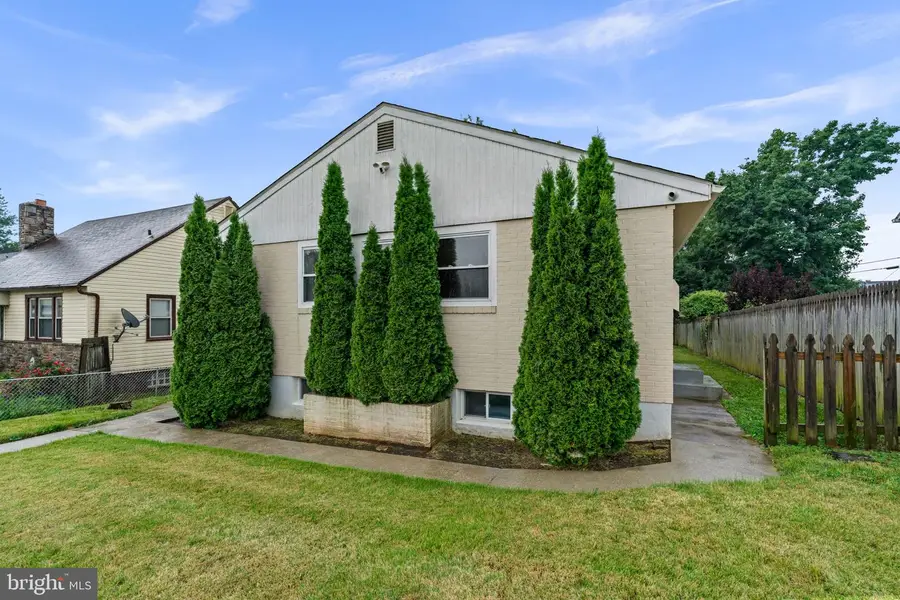 6417 Lehnert St, Woodlawn, MD 21207 - #2