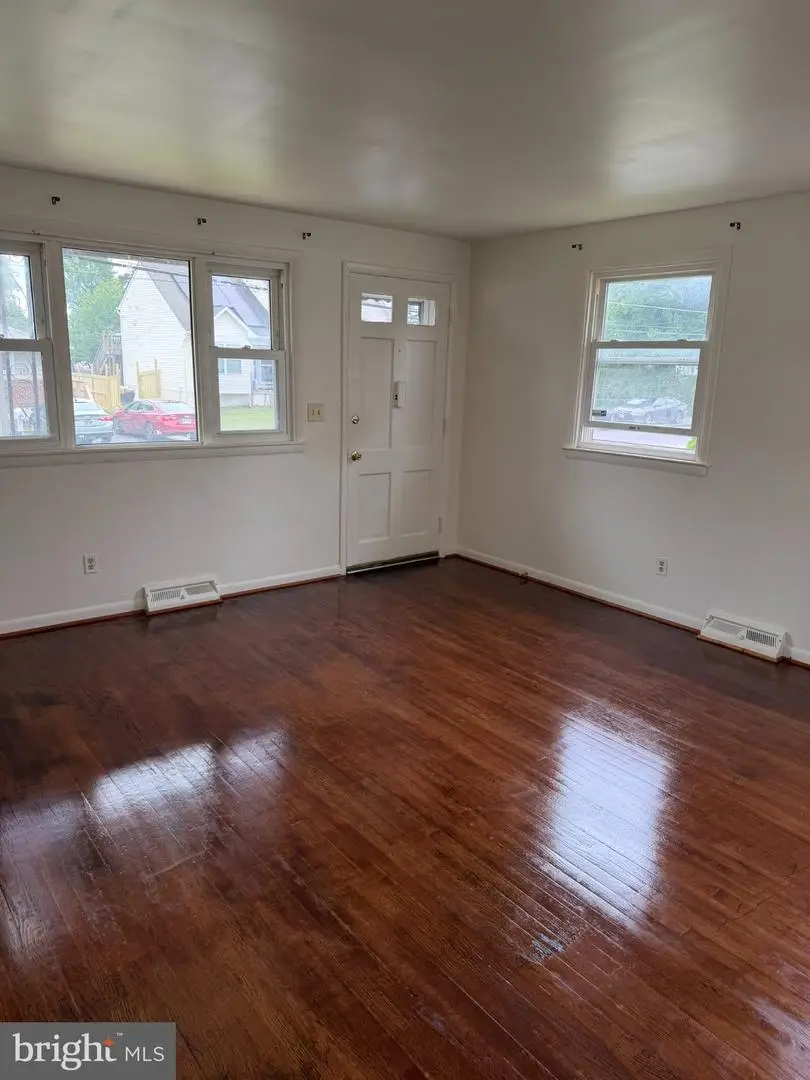 5911 Queen Anne St, Baltimore, MD 21207 - #3