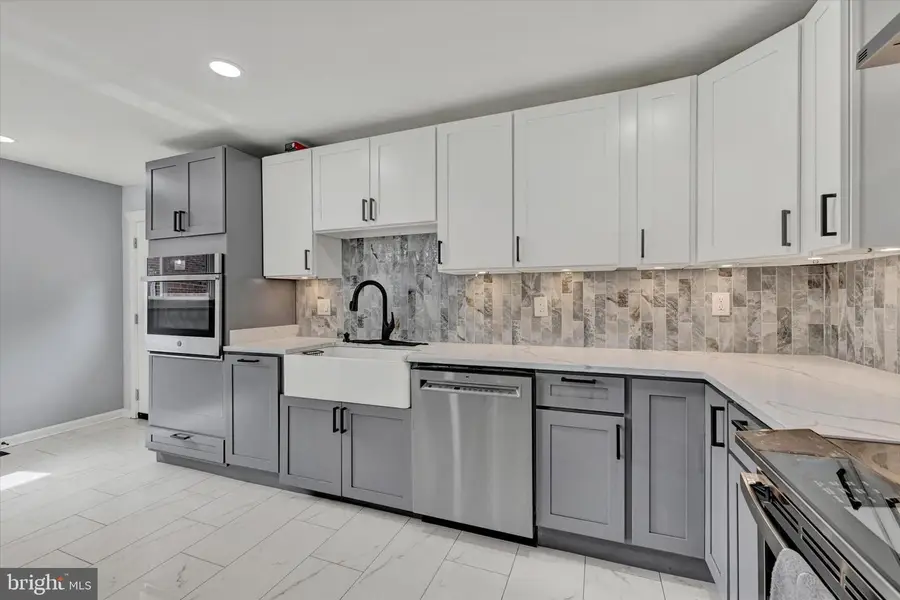 1806 Middleborough Rd, Baltimore, MD 21221 - #3