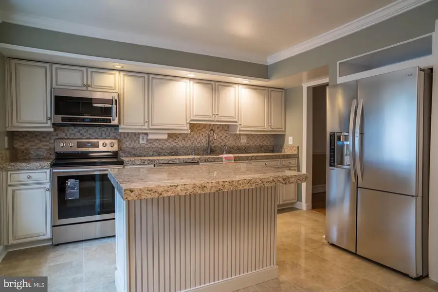 2111 Chapel Valley Ln, Lutherville Timonium, MD 21093 - #2