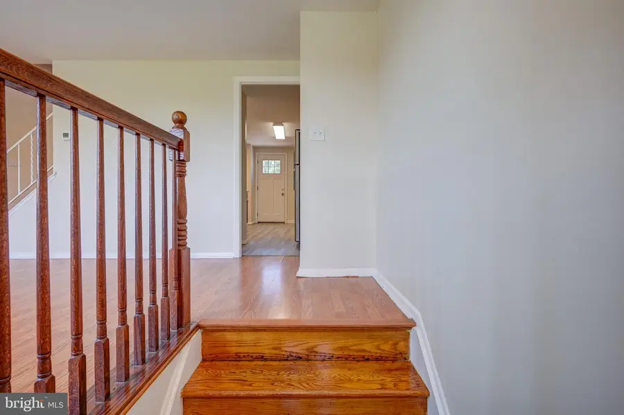 913 Regina Dr, Baltimore, MD 21227 - #3