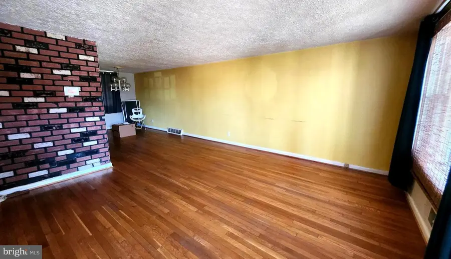 7393 Edsworth Rd, Baltimore, MD 21222 - #3