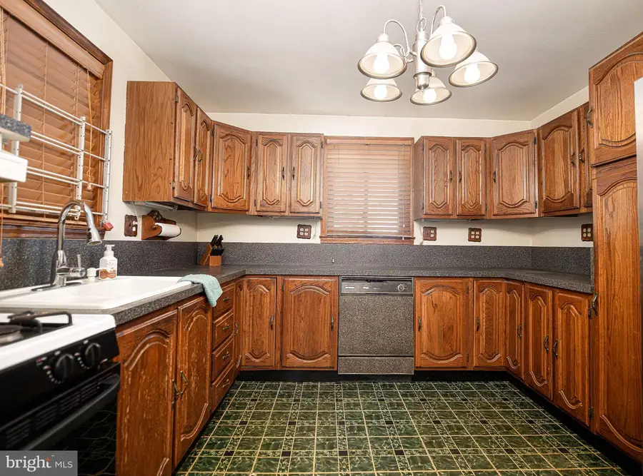 7313 School Ln, Baltimore, MD 21222 - #3