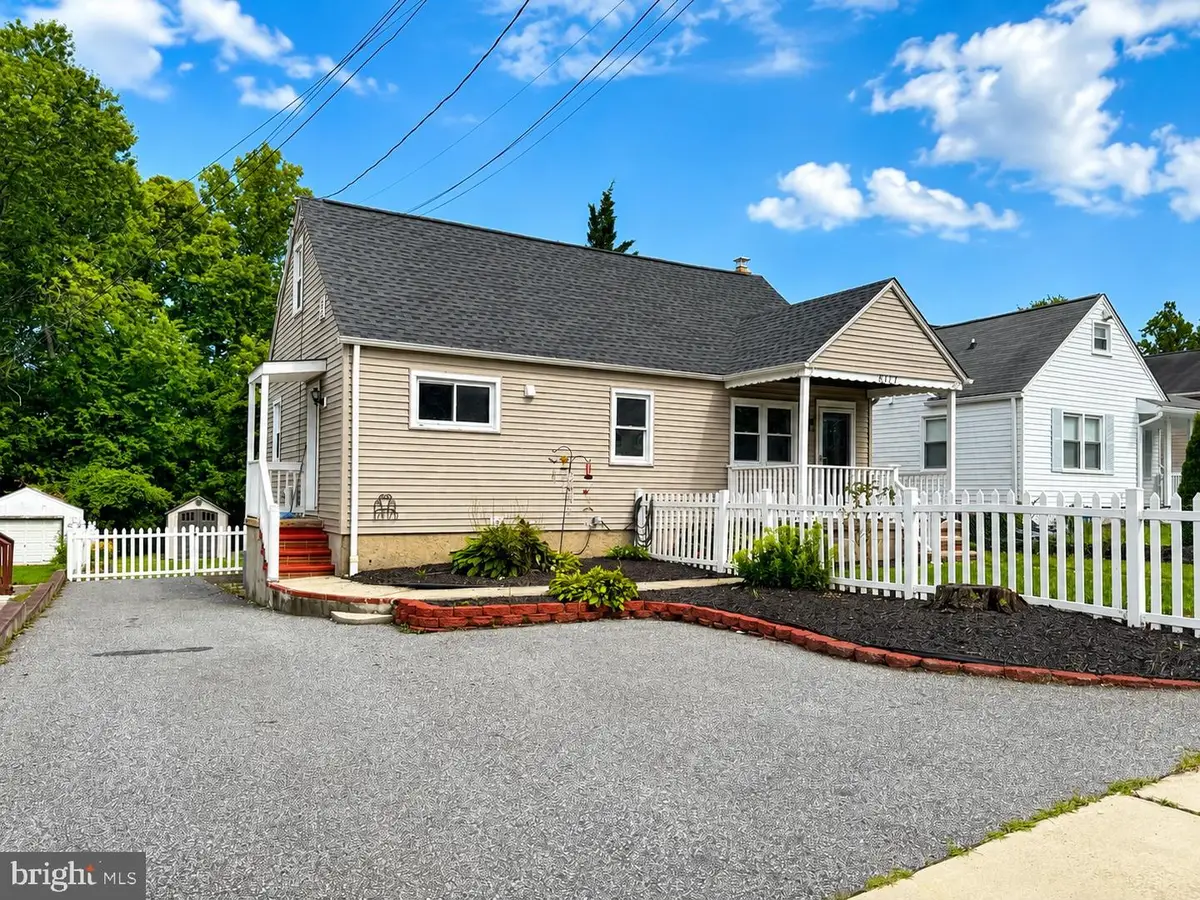 8117 Bon Air Rd, Parkville, MD 21234 - #1
