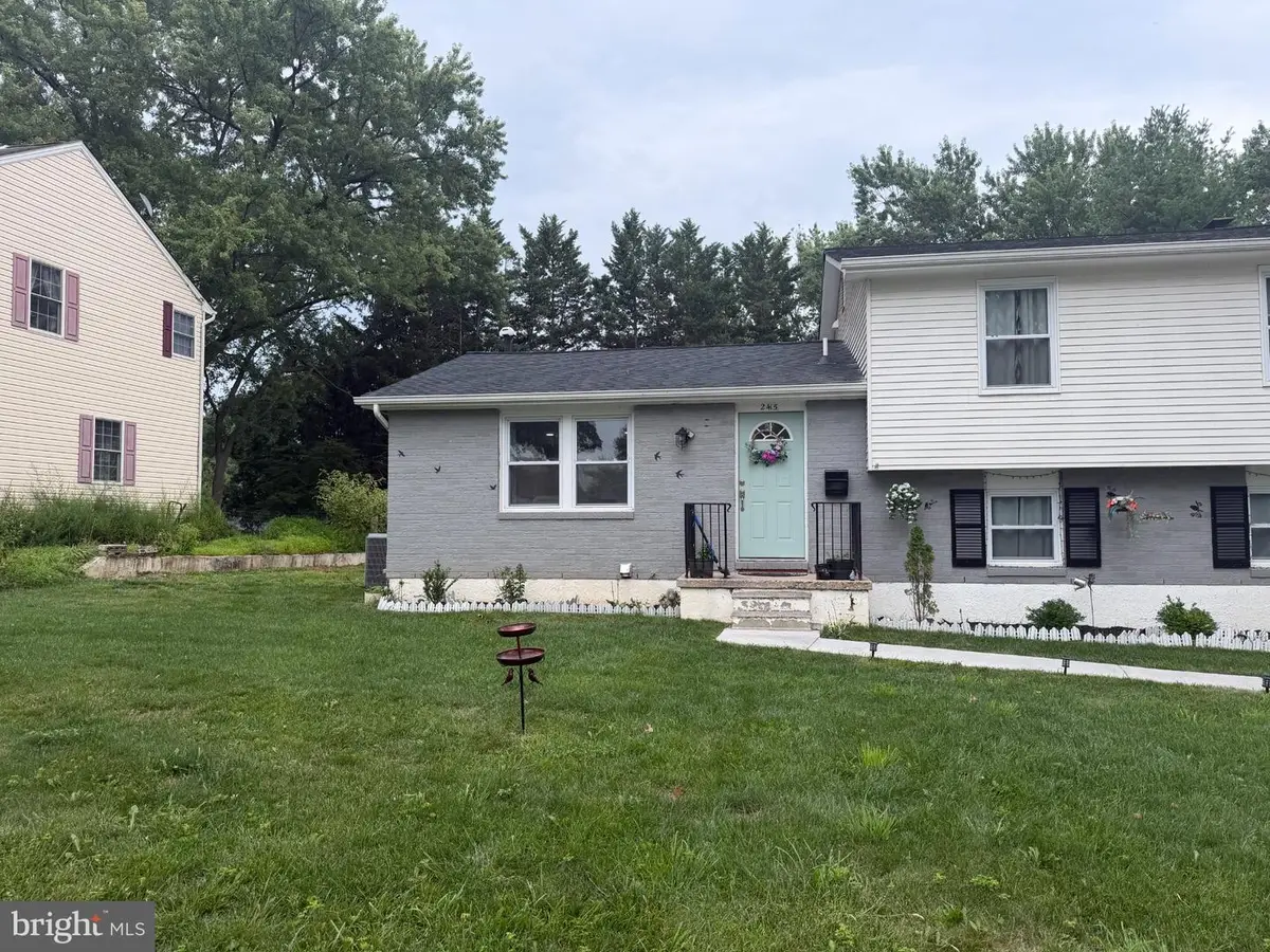 2415 Chetwood Cir, Lutherville Timonium, MD 21093 - #1