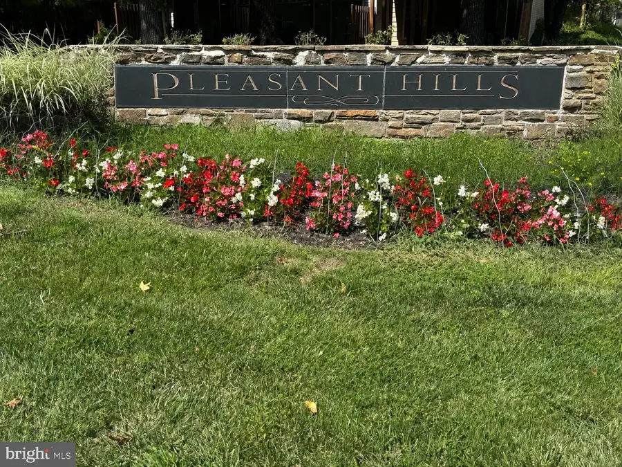 18 Hiddencreek Ct, Owings Mills, MD 21117 - #2