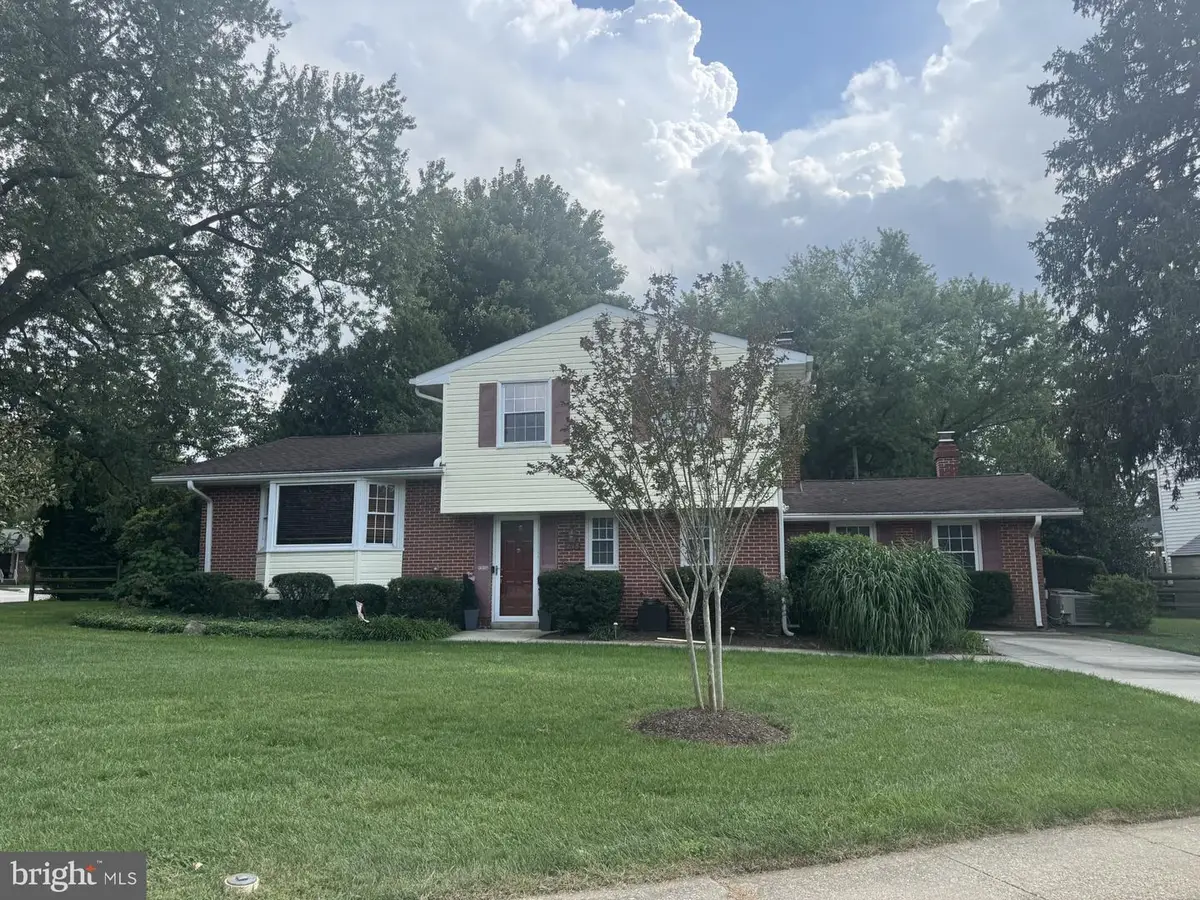 235 Chantrey Rd, Lutherville Timonium, MD 21093 - #1