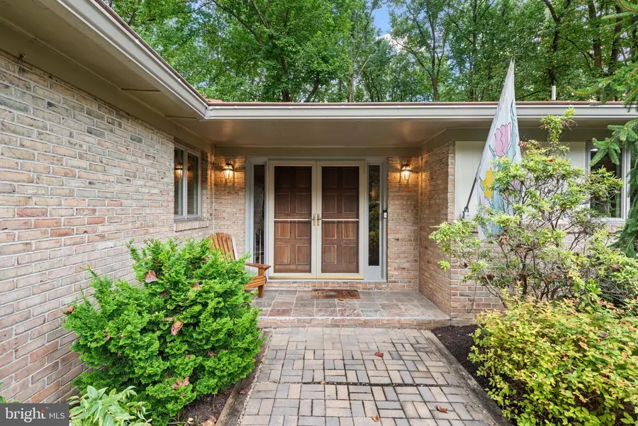 10 Winterberry Ct, Glen Arm, MD 21057 - #2