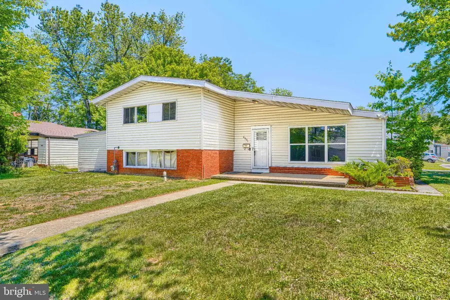 6901 Chippewa Dr, Baltimore, MD 21209 - #2
