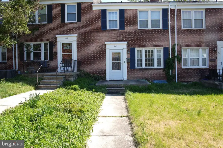 221 Medwick Grth E, Catonsville, MD 21228 - #2