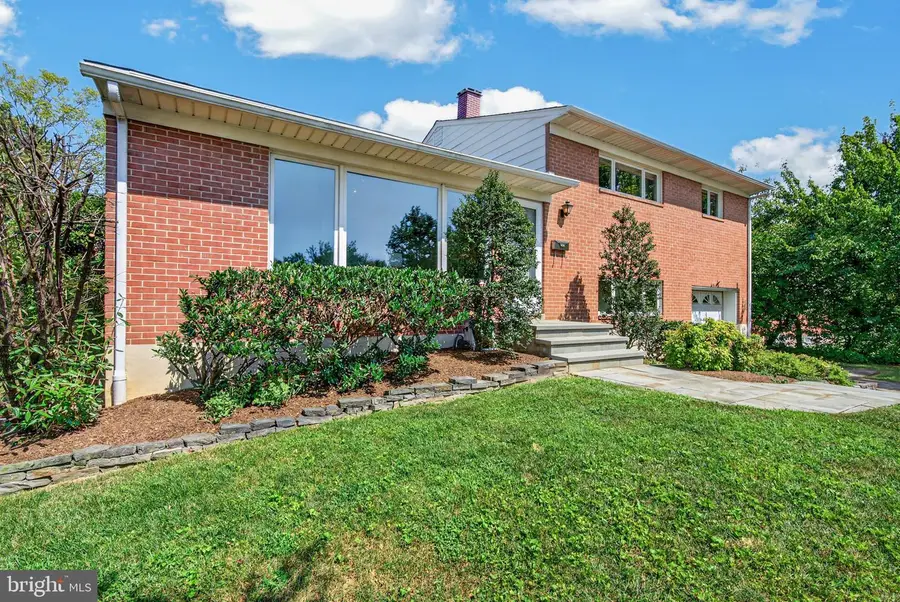 4 Pickett Grth, Lutherville Timonium, MD 21093 - #2