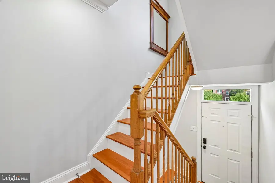 25 Beaver Pond Cir, Parkville, MD 21234 - #2