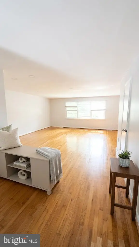19 Wimbledon Ln, Owings Mills, MD 21117 - #3