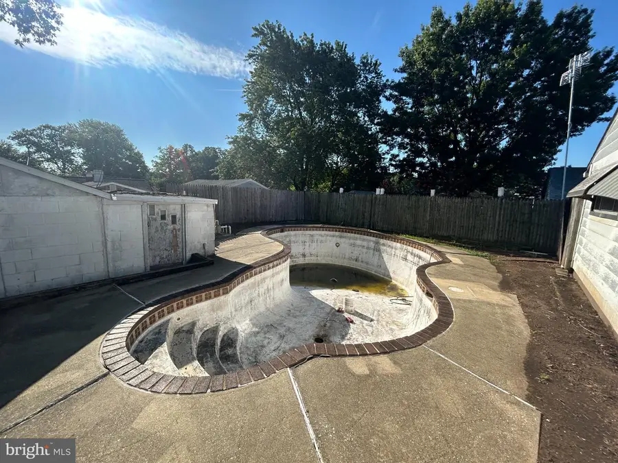 2421 Saratoga Ave, Baltimore, MD 21227 - #3