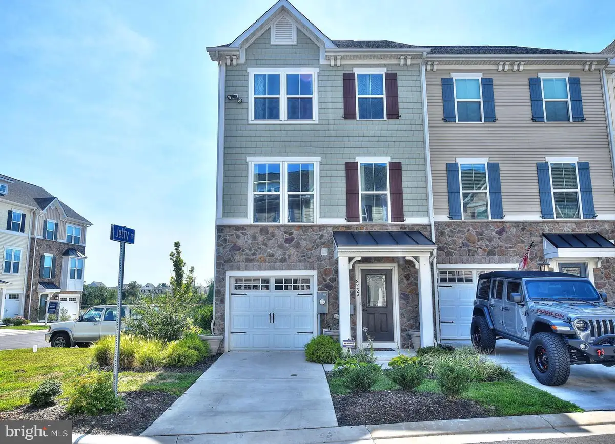 8233 Secluded Cove Ln, Baltimore, MD 21204 - #1