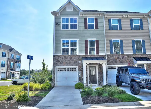 8233 Secluded Cove Ln, BALTIMORE, MD 21204