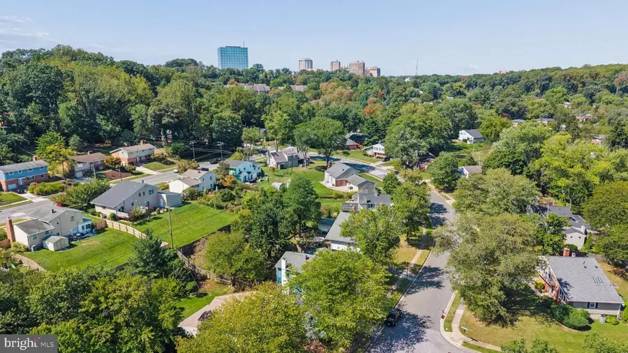 909 Beaverbank Cir, Towson, MD 21286 - #2