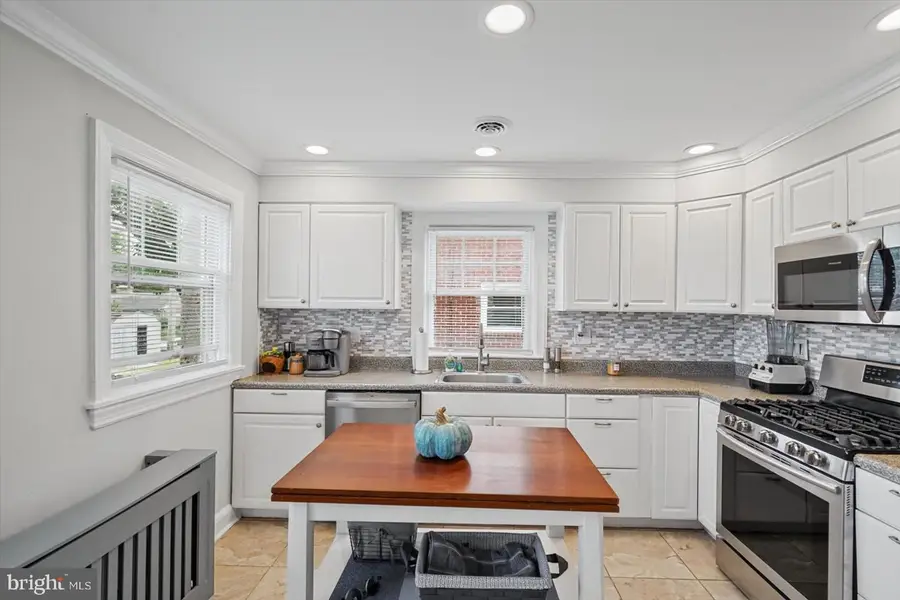 2304 Taylor Ave, Parkville, MD 21234 - #3