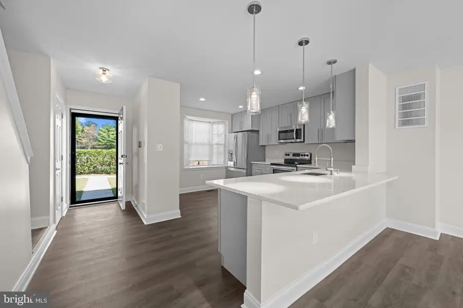 122 Courtland Woods Cir, Pikesville, MD 21208 - #3