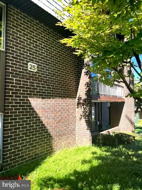 25 Stonehenge Cir #7, PIKESVILLE, MD 21208