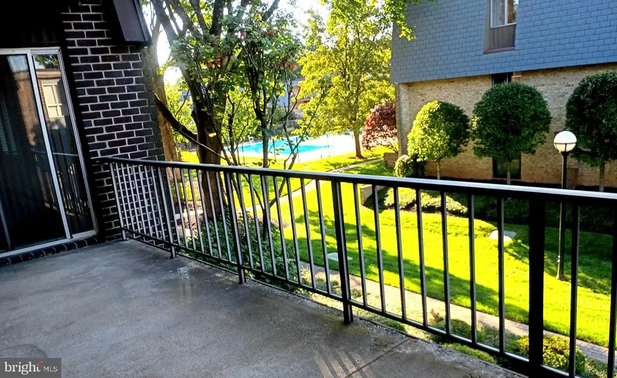 25 Stonehenge Cir #7, Pikesville, MD 21208 - #3