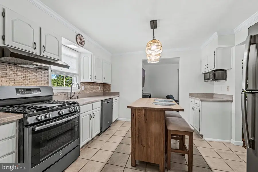 5611 Oakland Rd, Baltimore, MD 21227 - #2