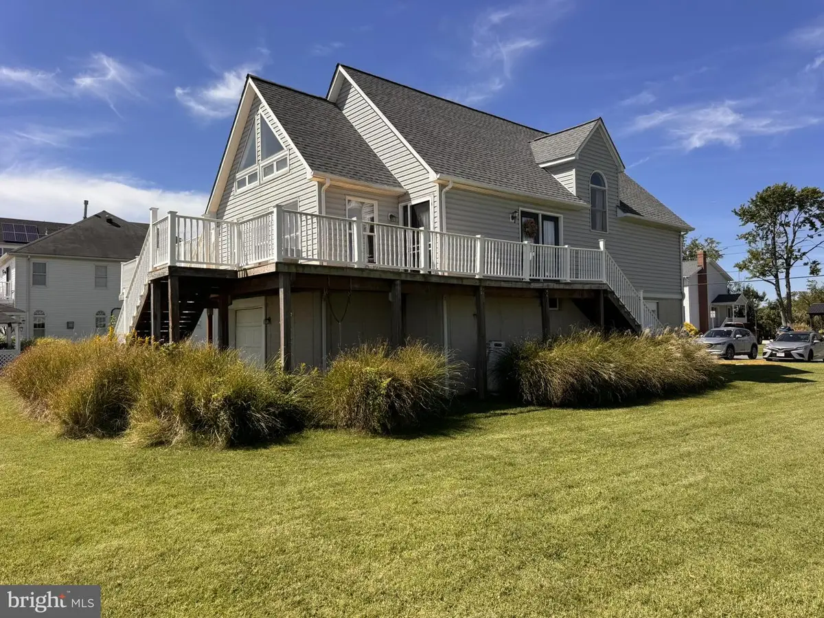 9011 Chesapeake Ave, Sparrows Point, MD 21219 - #1