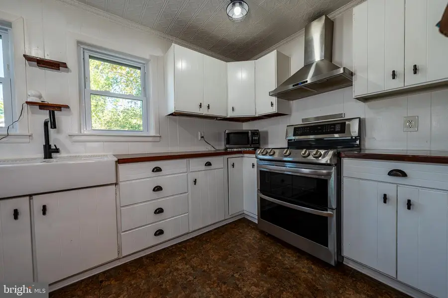 7 Cedarwood Rd, Catonsville, MD 21228 - #2
