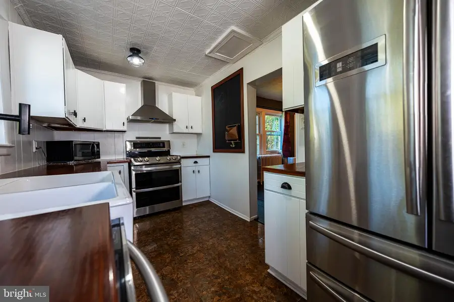 7 Cedarwood Rd, Catonsville, MD 21228 - #3