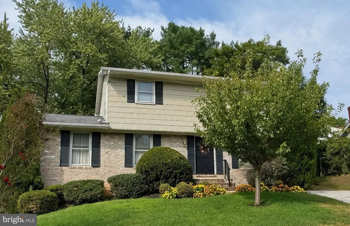 914 Farmstead Rd, Cockeysville, MD 21030 - #1