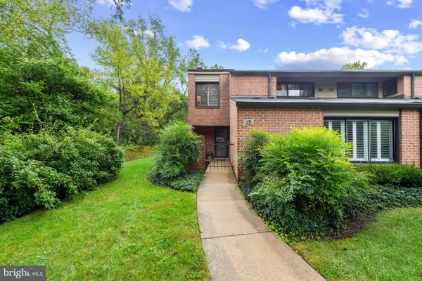 13 Oakhampton Dr, LUTHERVILLE, MD 21093