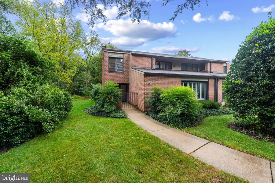 13 Oakhampton Dr, Lutherville, MD 21093 - #2