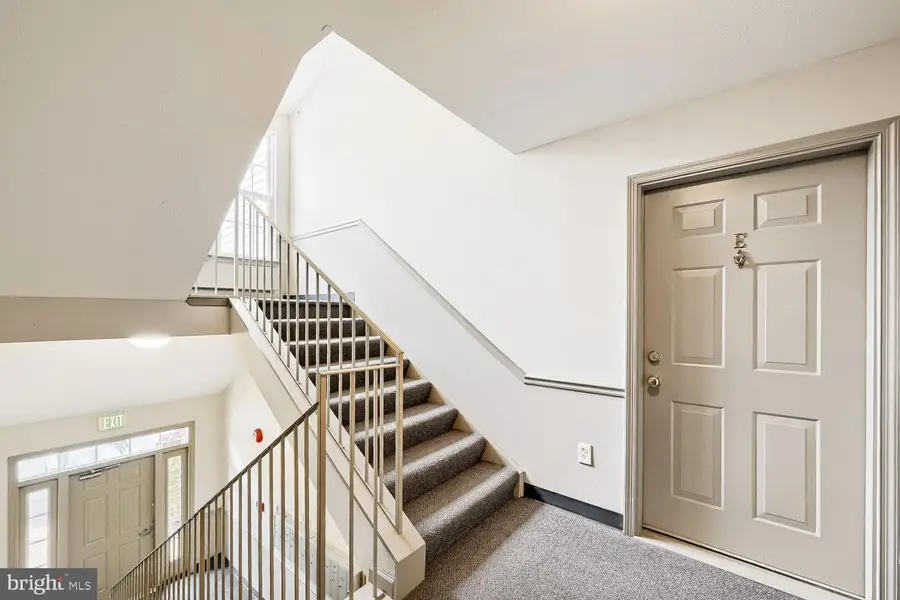 7901 Valley Manor Rd #201, Owings Mills, MD 21117 - #3