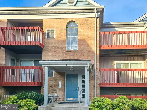 2 Cloverwood Ct #102, ESSEX, MD 21221