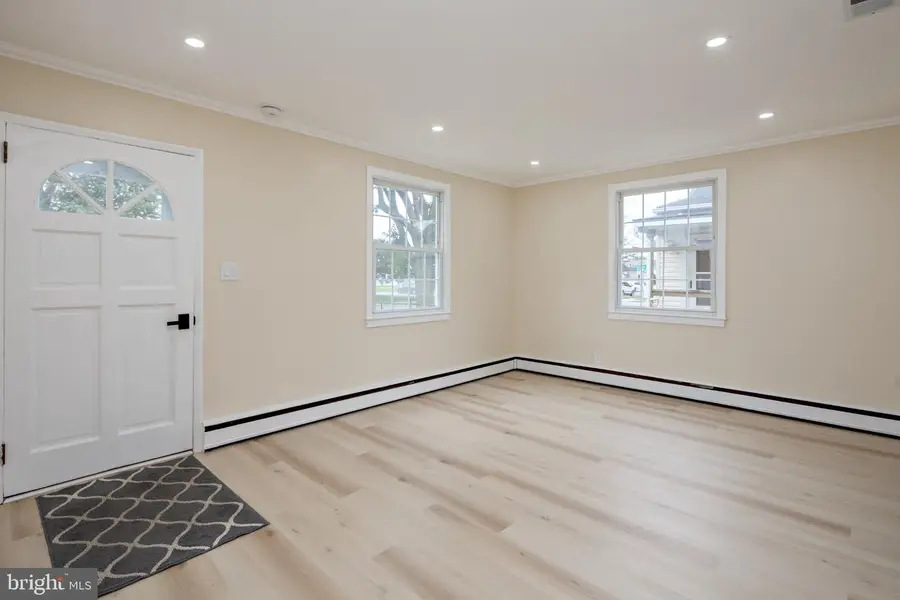 8202 Longpoint Rd, Baltimore, MD 21222 - #3
