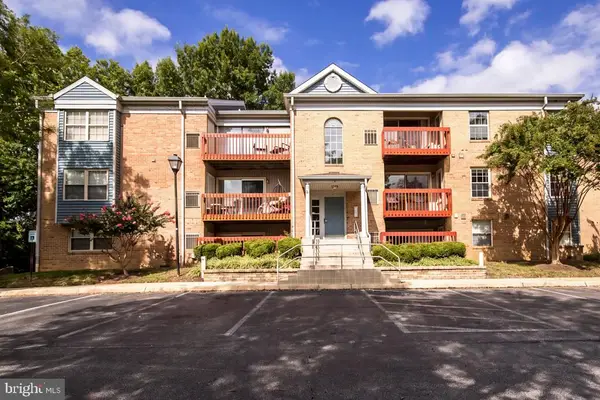 6 Cedar Valley Pl #302, ESSEX, MD 21221