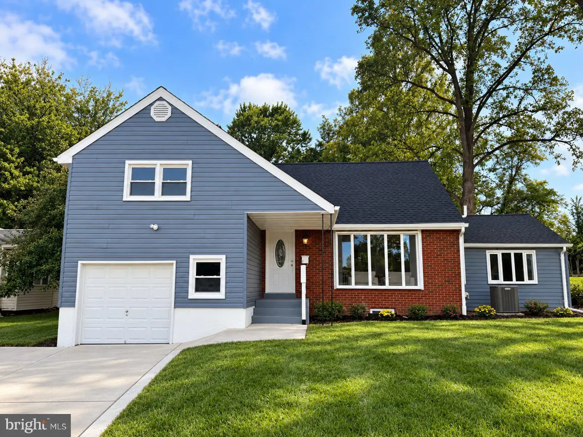 6 Westbury Rd, Lutherville, MD 21093 - #1