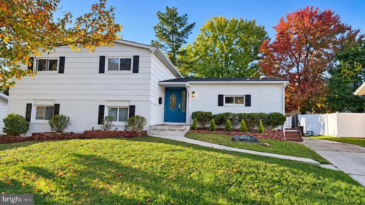 7427 Kathydale Rd, Pikesville, MD 21208 - #1